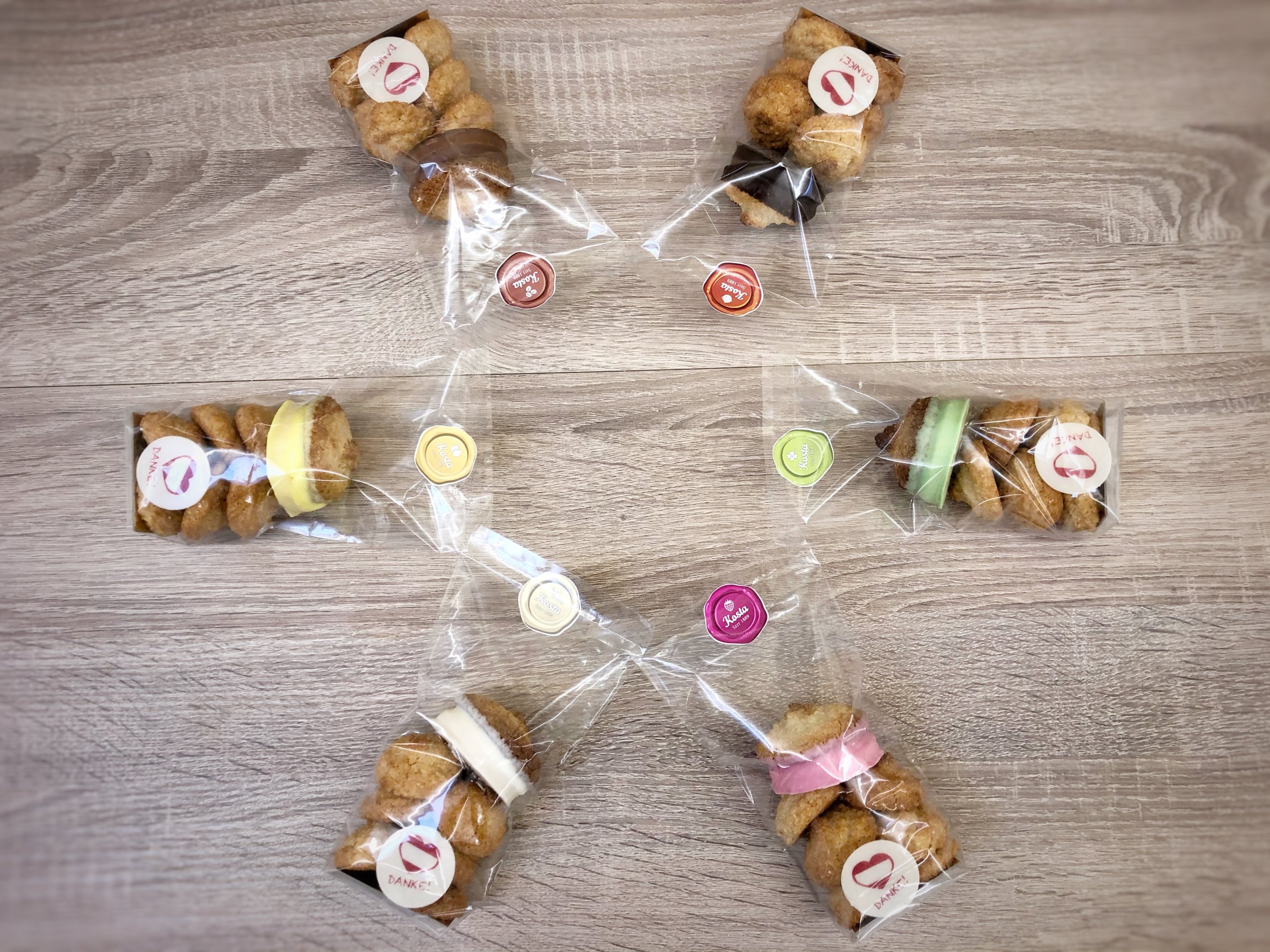 Foto 20.11.20, 14 42 20 Kokoskuppel mix Konditorei Kosta